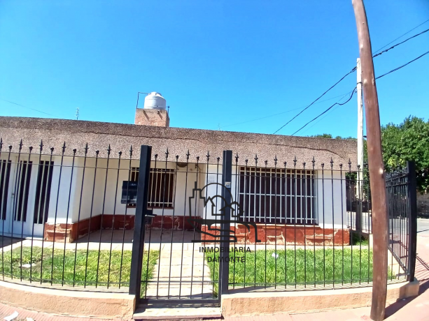 casa-3-dormitorios-con-patio-maestro-vidal-y-fructuoso-big-1