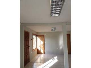 Céntrico local para oficina o sucursal comercial