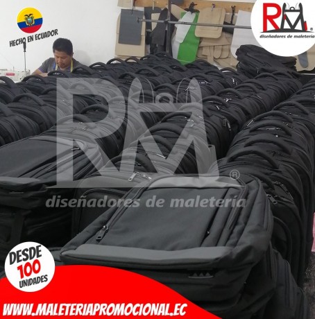 fabricantes-de-mochilas-personalizadas-al-por-mayor-big-0