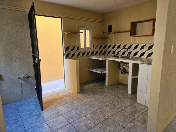 hermosa-casa-en-san-lucas-sacatepequez-big-4