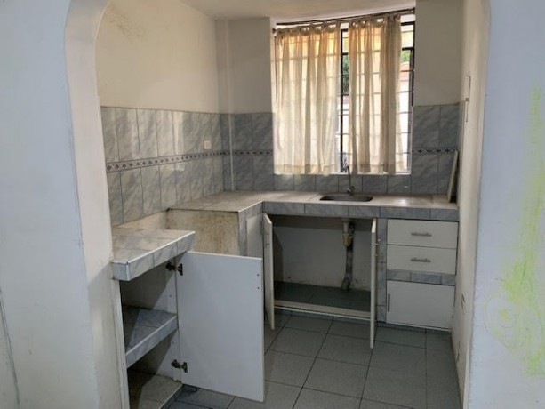 casa-de-buen-metraje-de-terreno-en-covima-la-molina-big-2