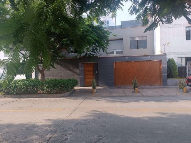 venta-de-moderna-casa-en-surco-4-dorm-y-mini-flat-big-0