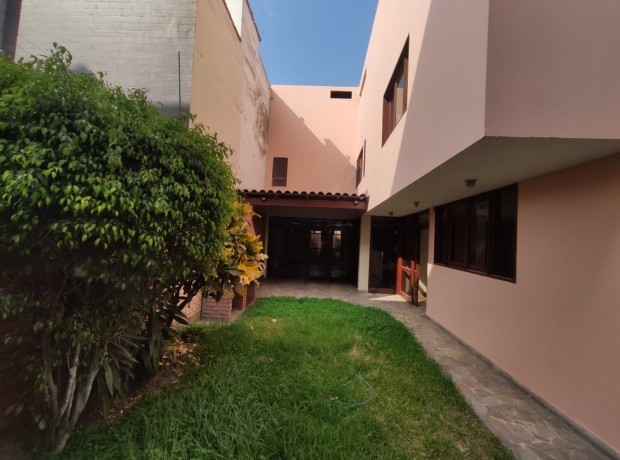 venta-de-casa-frente-a-parque-big-1